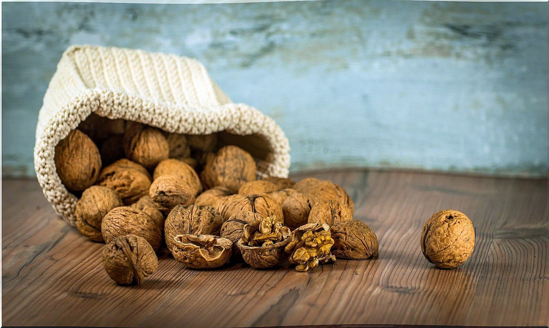 Nuts and other foods that make you happy