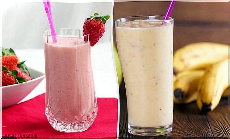 5 breakfast drinks with banana and strawberries