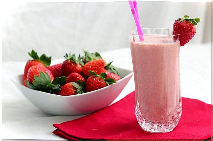 Breakfast drinks with strawberries