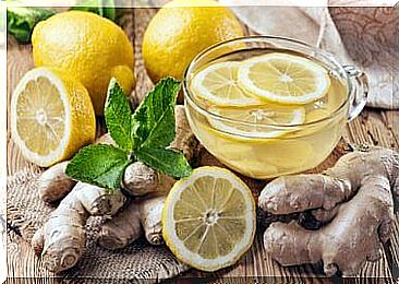 Tea with ginger and lemon for a healthy liver