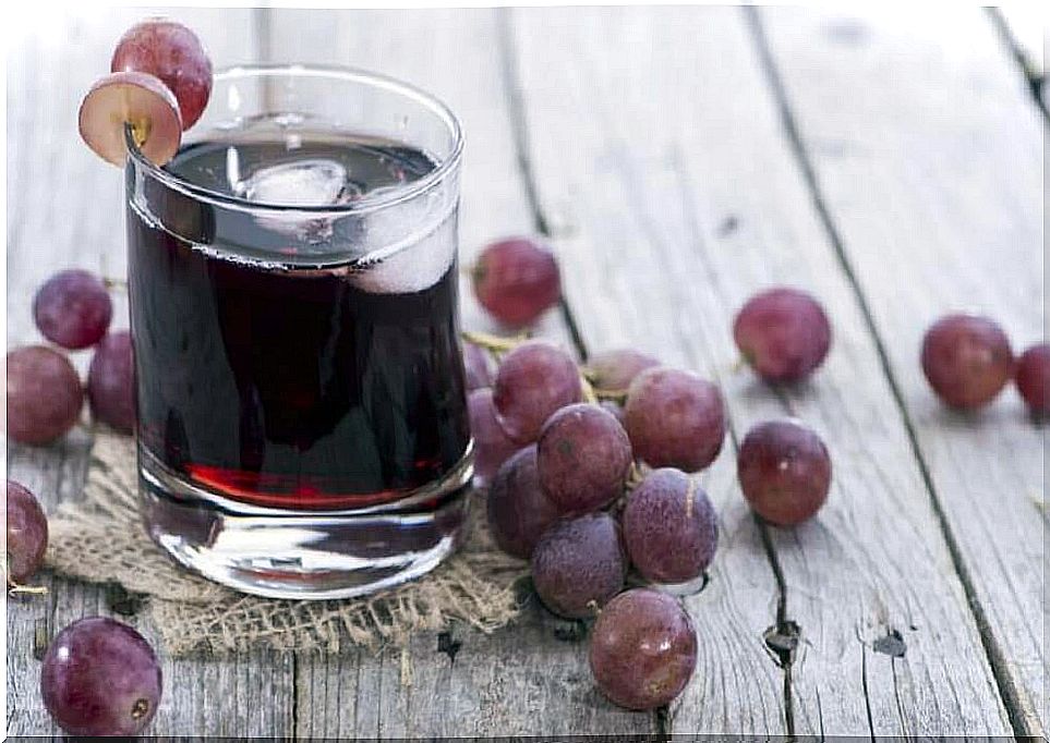 Treatment of anemia with grape juice