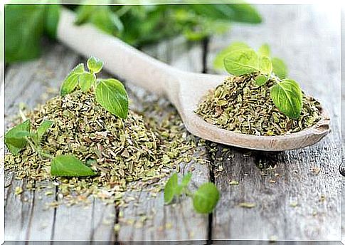 Oregano tea to aid digestion