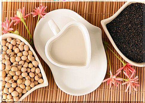 Excessive consumption of soy and soy products is harmful to the health of your thyroid 