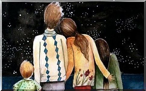 Family is kind and looks at the starry sky