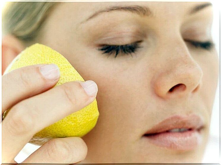 Prevent wrinkles with lemon