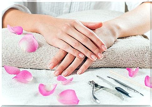 Care against brittle nails