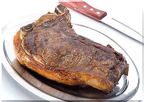 Avoid red meat in gout