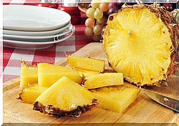 Sleep-promoting foods: pineapple for a good night's sleep