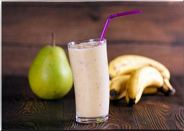 Delicious recipes for oat milk smoothies with banana and pear