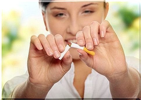 Woman quit smoking because she knows the secret of beautiful skin