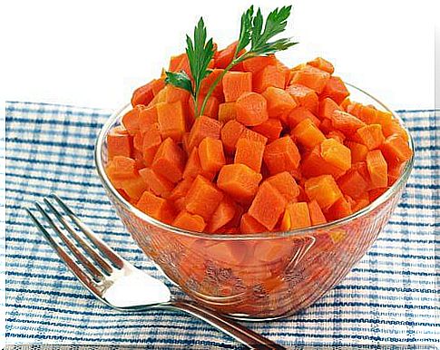 Boiled carrots for a sore throat